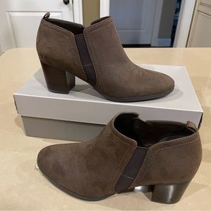 *SOLD* NEW Franco Sarto Ankle Boots, Suede 7.5